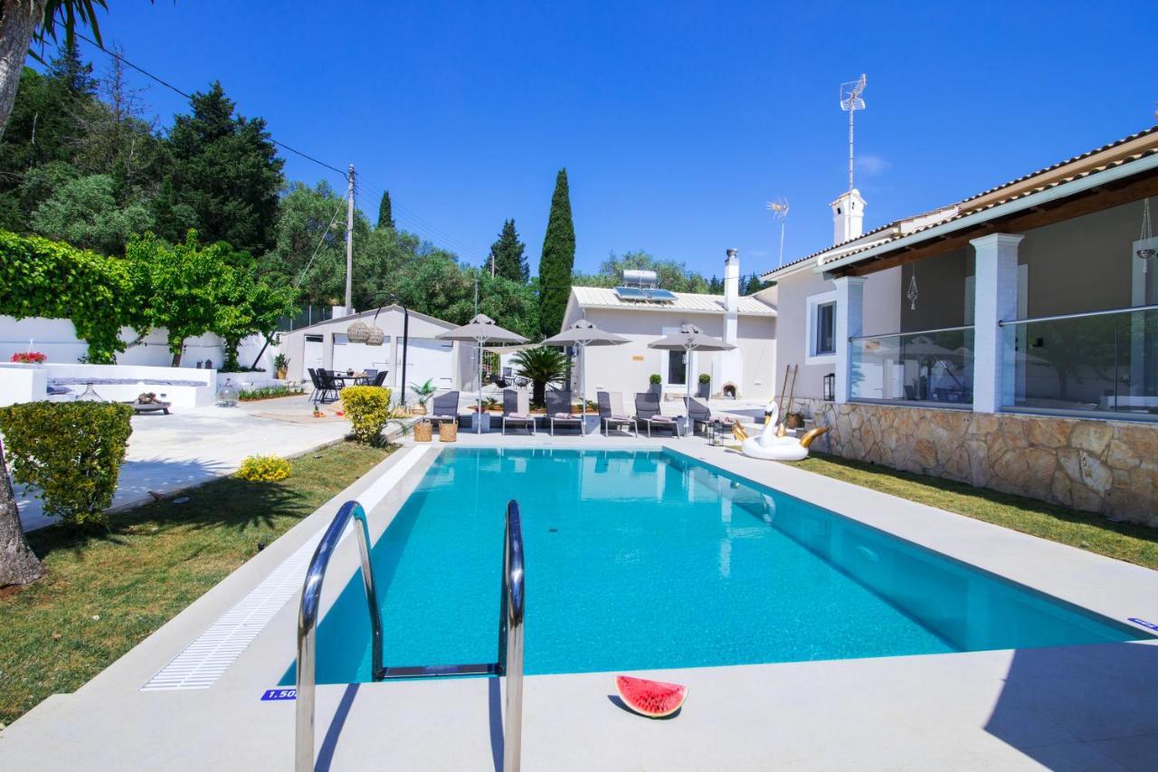 Grande Terra Villas With Swimming Pool Spartylas Екстериор снимка