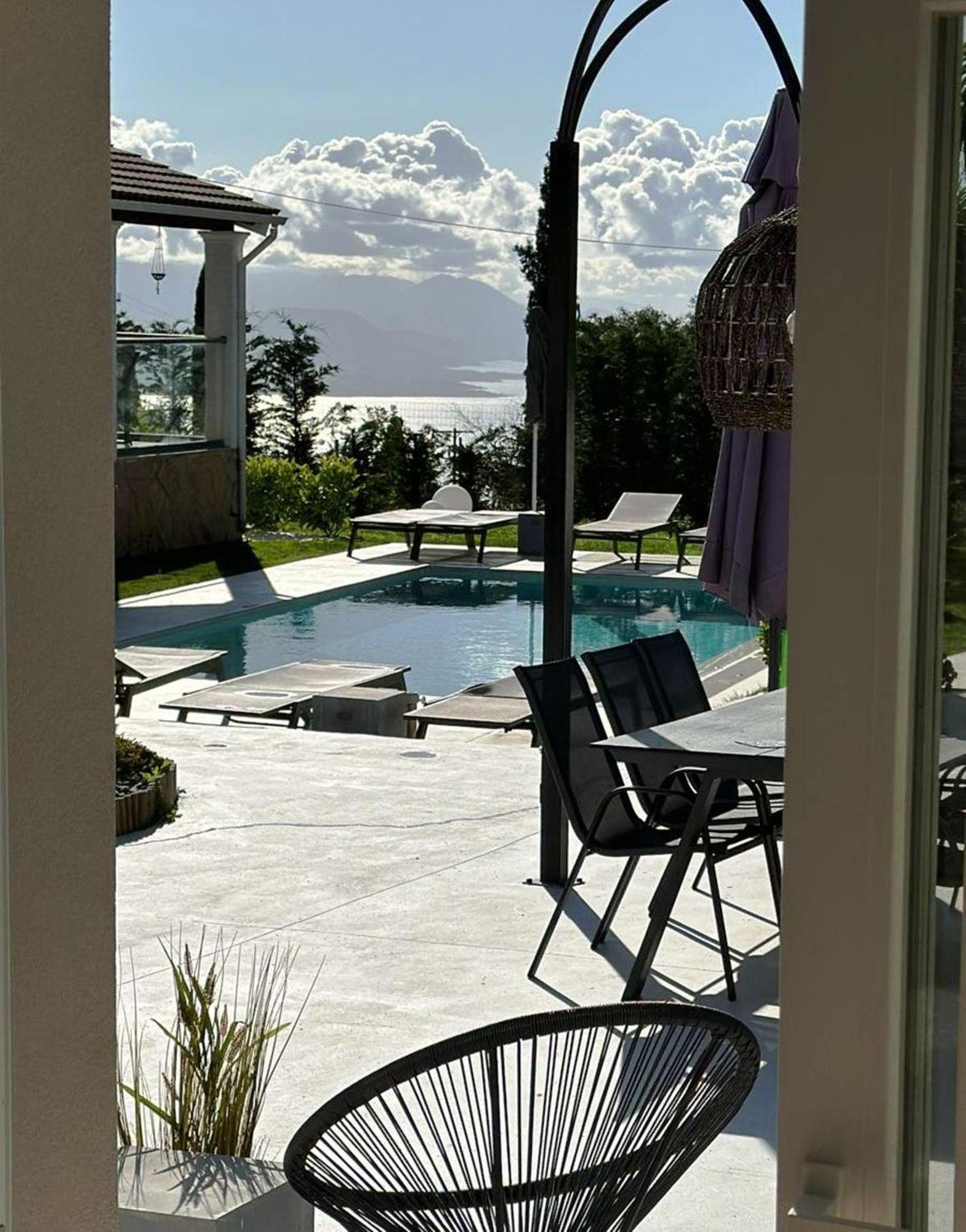 Grande Terra Villas With Swimming Pool Spartylas Екстериор снимка